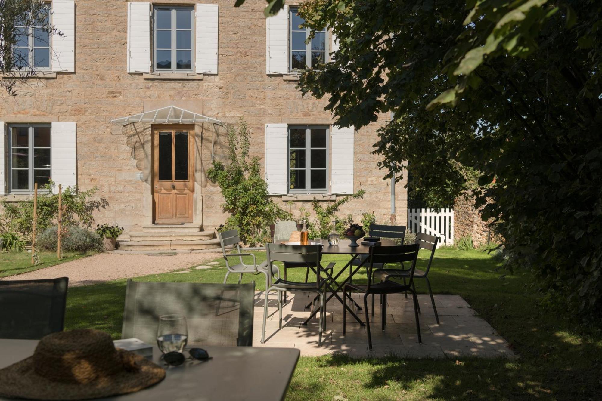 La Maison Des Monts D'Or Saint-Germain-au-Mont-dʼOr Exteriör bild