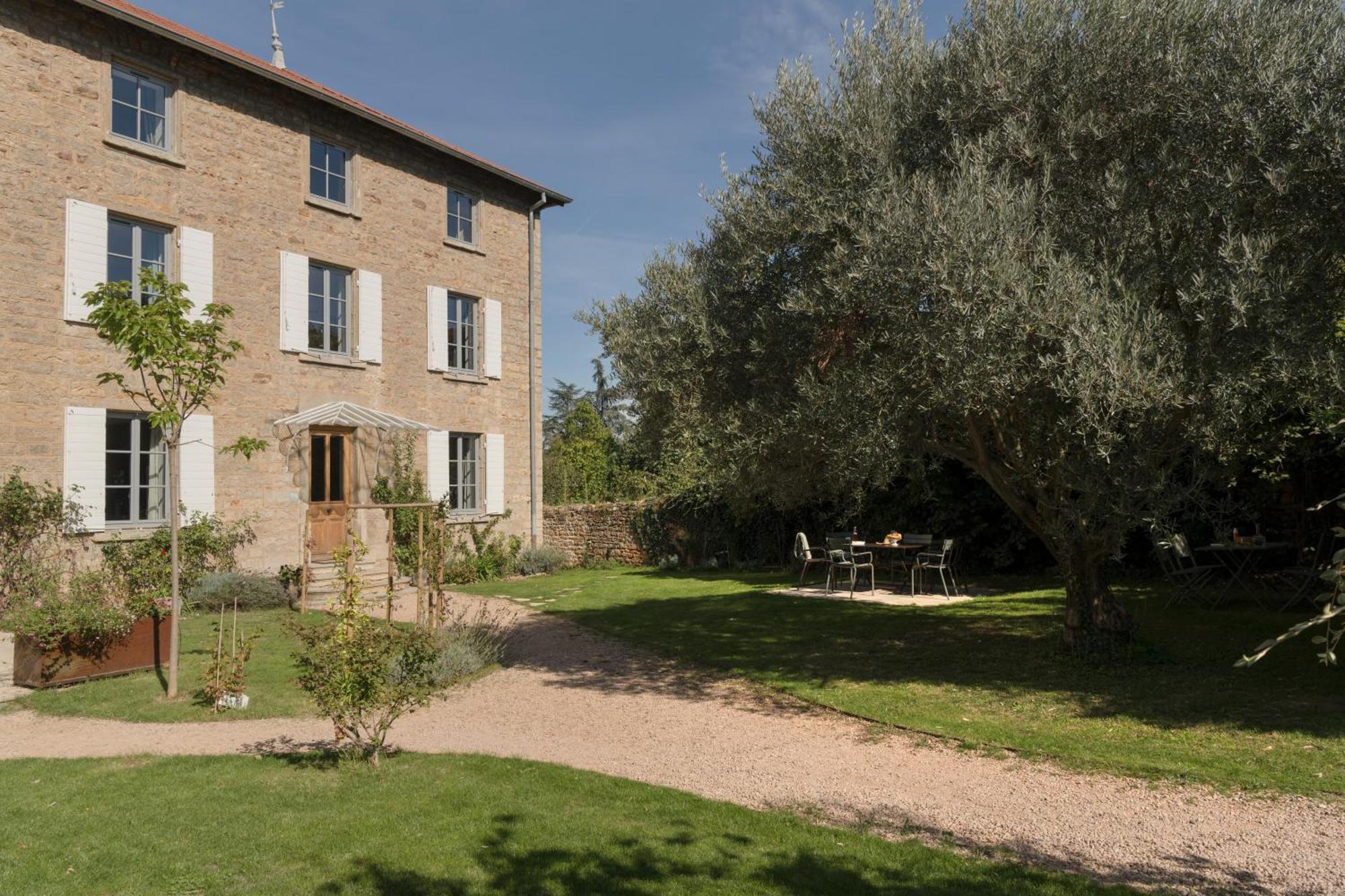 La Maison Des Monts D'Or Saint-Germain-au-Mont-dʼOr Exteriör bild